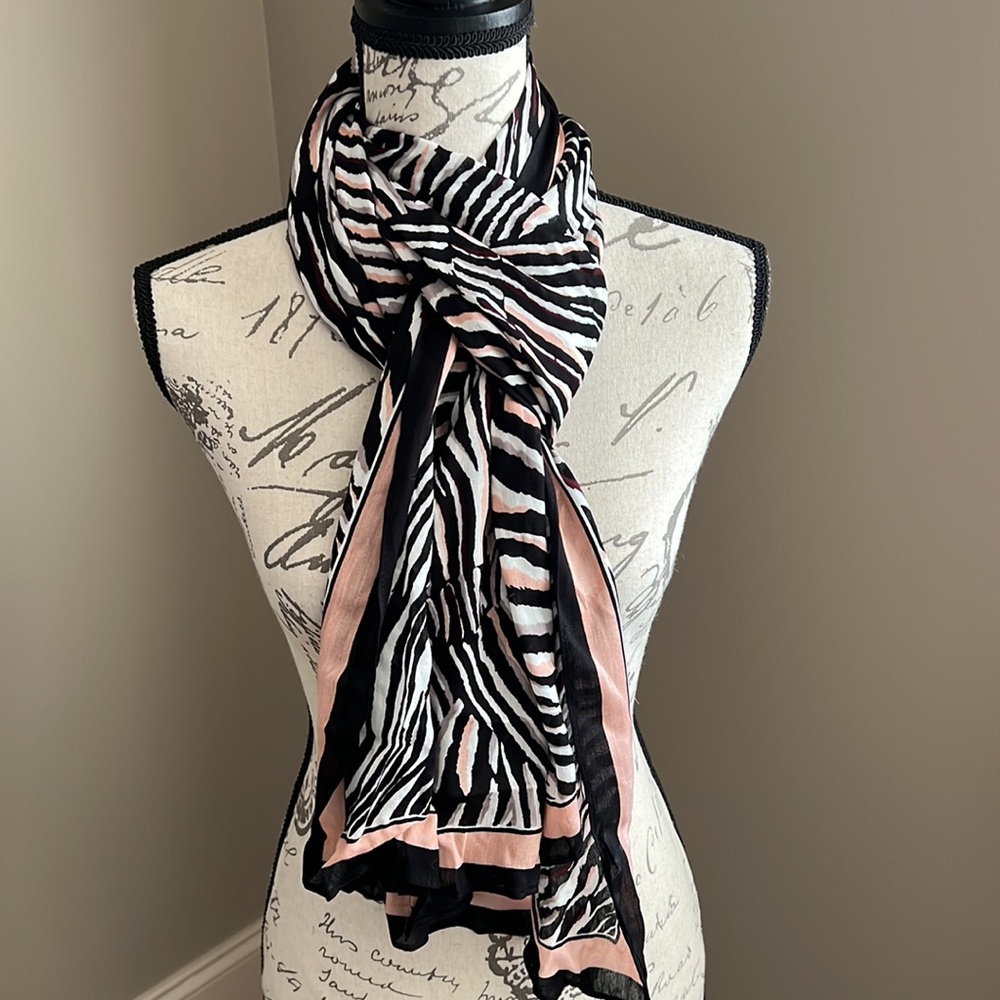 White House Black Market WHBM Printed Black White Pink Scarf - Picture 5 of 6
